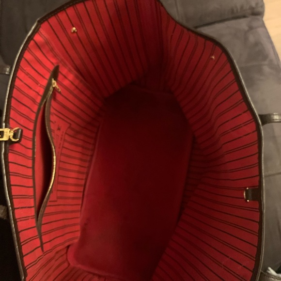 Louis Vuitton Neverfull Bag and Wristlet - Picture 3 of 14